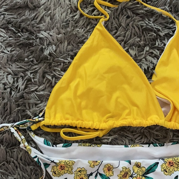 Thong Bikini Set - Picture 3 of 4